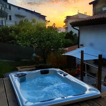 Apartament Alzeco Bed-and-breakfast